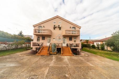 Četvorosoban namješten stan 180m2, Tološi - Podgorica