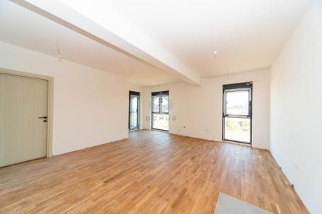 Dvosoban nov stan 60m2 + parking, Zabjelo - Podgorica
