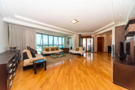 Dvosoban stan 140m2 + garaža, Preko Morače - Podgorica
