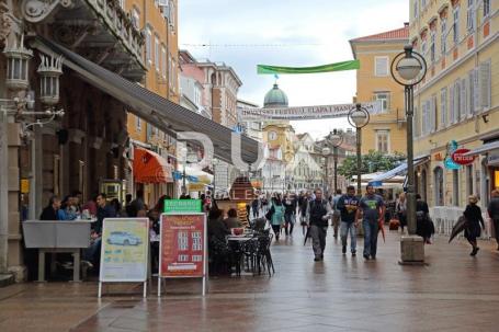 RIJEKA - KORZO, poslovni prostor 10 m2