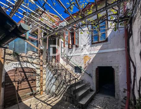 CRIKVENICA, GRIŽANE – Traditionelles Steinhaus mit Meerblick, Swimmingpool in der Endphase und große