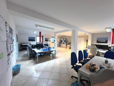 ISTRIEN, PULA - Gewerbefläche in Kaštanjer 150 m2