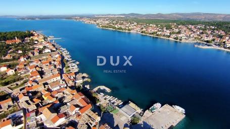 ŠIBENIK, BRODARICA – GRAĐEVINSKO ZEMLJIŠTE 1040 m², 550 m OD MORA – IDEALNO ZA IZGRADNJU STAMBENE ZG