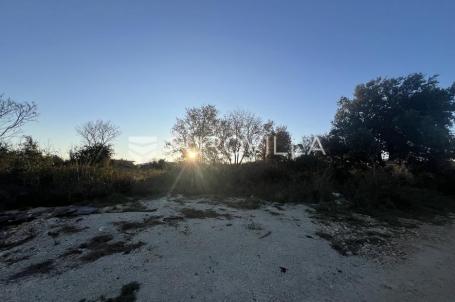 Istra, Medulin, građevinsko zemljište 715 m2