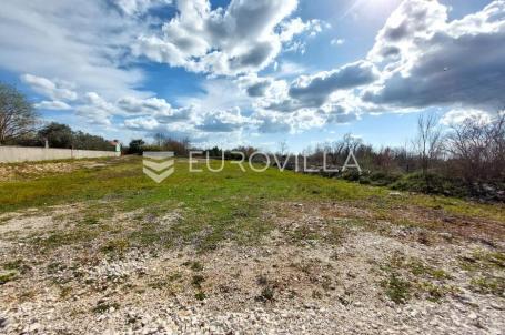 Istra, Svetvinčenat, građevinsko zemljište 856 m²
