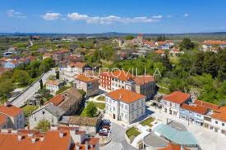 Benkovac, građevinsko zemljište površine 3988 m² na prekrasnoj lokaciji