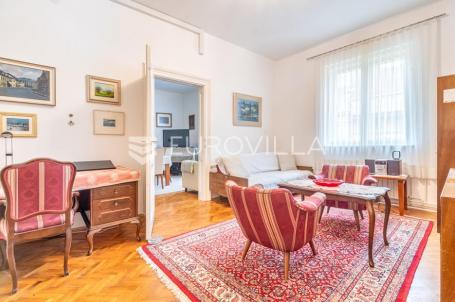 Zagreb, strogi centar, prekrasan trosoban stan s balkonom 100 m²
