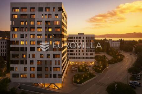Split, Lora, ekskluzivan trosoban stan u prestižnom kompleksu