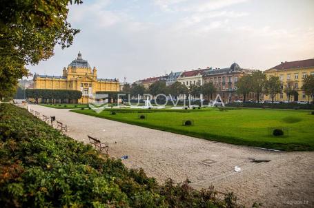 Zagreb, Centar, četvereosoban stan NKP 124 m2