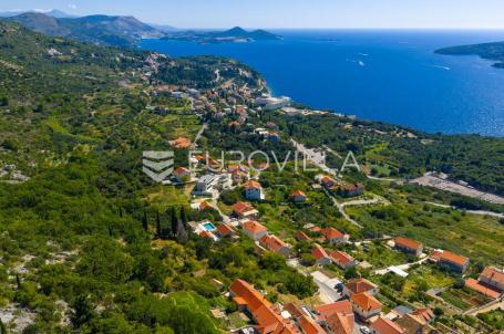 Orašac, građevinsko zemljište s idejnim projektom vila