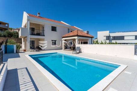 Šolta, Stomorska, vila s bazenom, 260 m²