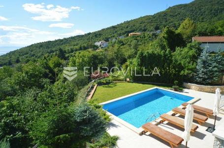 Opatija, Matulji, vila s bazenom i panoramskim pogledom na more
