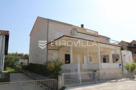 Brač, Splitska, apartmanska kuća s pogledom