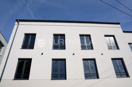 Sveti Ivan Zelina, poslovni prostor u strogom centru 48 m²