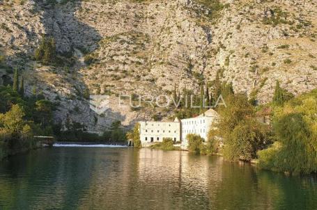 Dubrovnik Okolica, Komolac, Postojeći objekt sa projektom za hotel