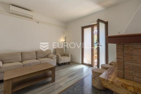 Istra, Rovinj, trosoban stan u prizemlju s parkingom, 650 m od plaže