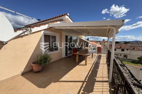 Vodice, kuća s 5 apartmana, 278 m²