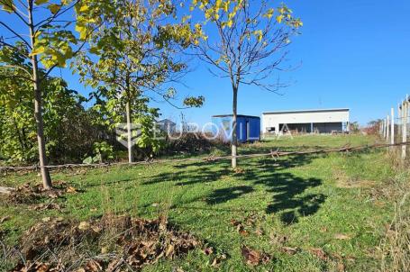 Gradište, građevinsko zemljište 4300 m² industrijska zona Ambarine