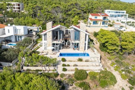 Otok Korčula, Vela Luka, villa prvi red uz more