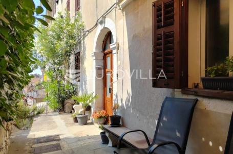 Opatija, Volosko, dva apartmana, 87 m², odlična lokacija blizu mora