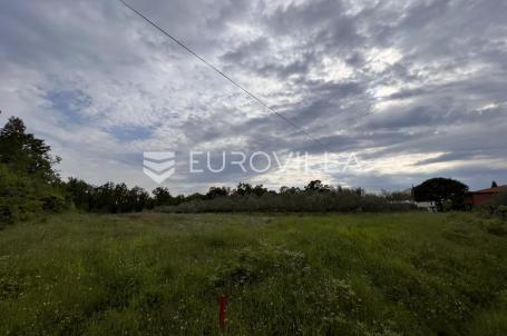 Istra, Juricani, građevinsko zemljište 860m2, okolica Umaga