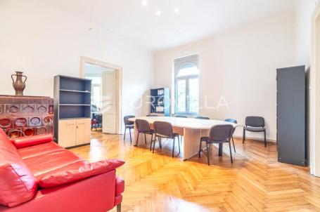 Zagreb, Centar, Gundulićeva, građanski stan 133 m² s tavanom 80 m²