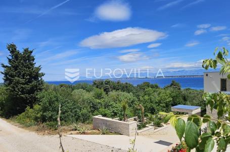 Otok Ugljan, Sutomišćica, građevinski teren prvi red do mora