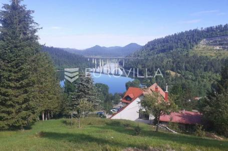 Fužine, vrhunsko građevinsko zemljište sa pogledom na jezero
