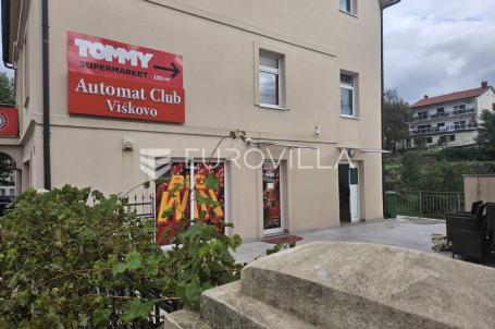 Rijeka, Viškovo, troetažni poslovni prostor na izvrsnoj lokaciji od 300 m2