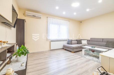 Zagreb, Vrapče, dvojna kuća 222 m2, prilika za investiciju