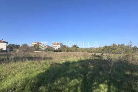 Istra, Rovinj, građevinsko zemljište 4400m2 u zoni M1