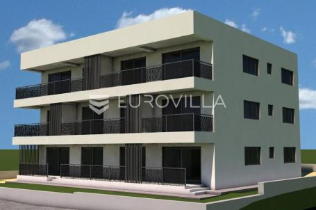 Istra, Rovinj, 2 stana u prizemlju neto korisne površine od 171,44 m² s dvije spavaće sobe