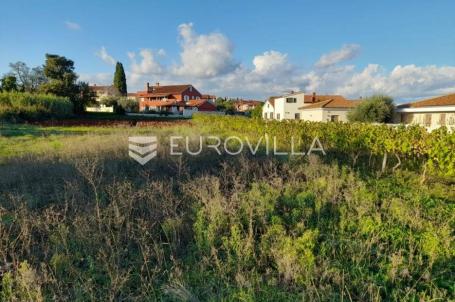 Istra, Marčana, građevinsko zemljište 1183 m², mirna lokacija