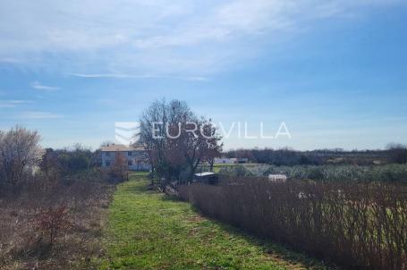  Poreč, Nova Vas,  veliko poljoprivredno zemljište 8640 m2