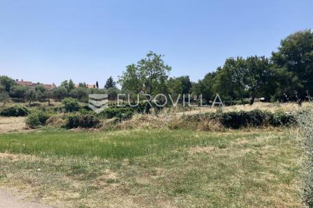Istra, Puntera, građevinsko zemljište 837 m2 na super lokaciji u centru mjesta