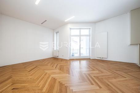 Zagreb, Centar, prekrasan trosoban stan u strogom centru, 124 m2