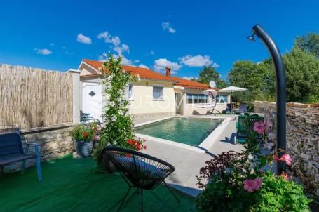 Istra, Vodnjan samostojeća kuća s bazenom i konobom