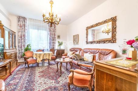 Zagreb, Medveščak, kuća s 4 stana 375 m², investicija