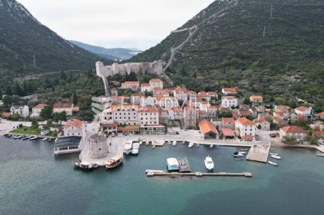 Mali Ston, kuća udaljena 65 m od mora
