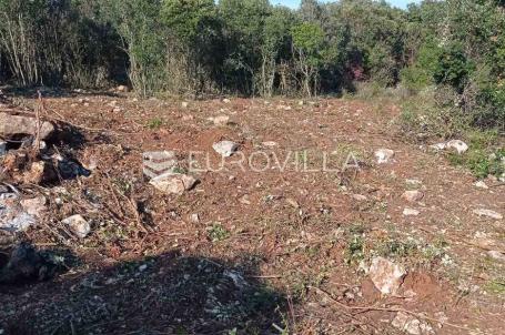 Marčana, Kavran, poljoprivredno zemljište 1600 m2 
