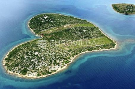 Zadar, Sv. Petar NM-Turanj atraktivno građevinsko zemljište 869m2, pristupni put s infrastrukturom