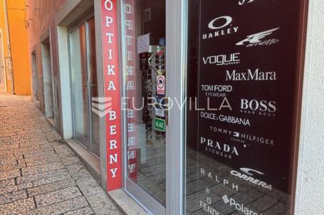 Istra, Rovinj, poslovni prostor 15m2 nadomak rovinjske rive