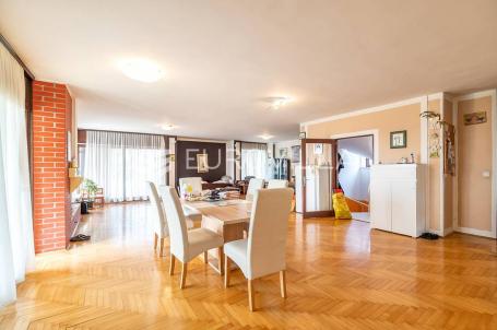 Vrhovec, Vidovčica funkcionalna kuća 433 m²