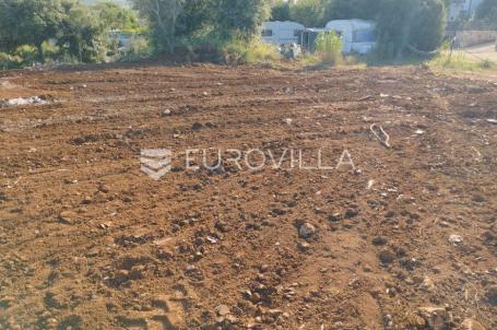 Istra, Rovinj, poljoprivredno zemljište 1000m2 s predanim zahtjevom za urbanizaciju - PRILIKA 