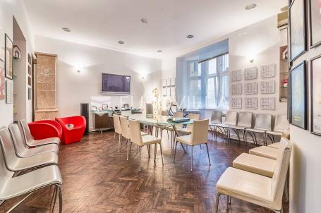 Ilica, strogi centar, pješačka zona, poslovni prostor na 1. katu 254 m²