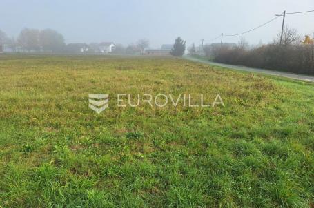 Karlovac, Draganić, građevinsko zemljište 6150 m², mogućnost parcelizacije