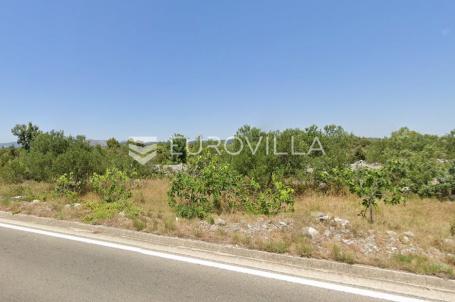 Pirovac, građevinsko zemljište u poslovnoj zoni površine 4475 m²