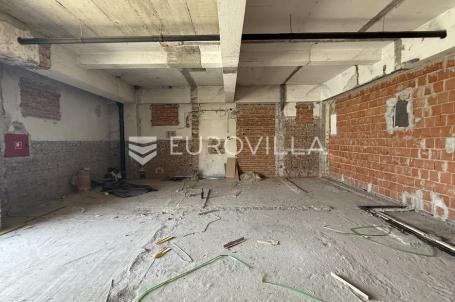 Osijek, Čepin, poslovni prostor u roh-bau izvedbi, površine 81 m2