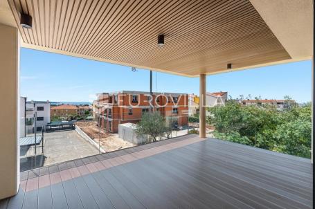 Istra, Novigrad, stan s 2 spavaće sobe na 1. katu 98 m² parkirno mjesto