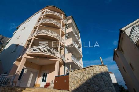 Omiš, Lokva Rogoznica, hotel, pansion, ukupna neto korisna površina 825 m²